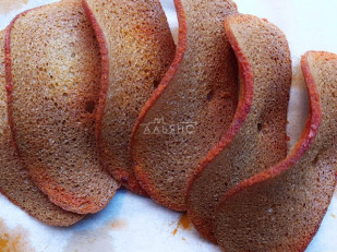 Ведро Ржаные гренки с красной икрой: Ресторанные гренки с беконом