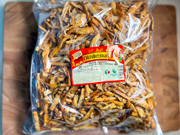 Нитка ЖАРЕНАЯ "Чеснок с зеленью" Oktobersnack 1 кг (сырный продукт) в Междуреченске