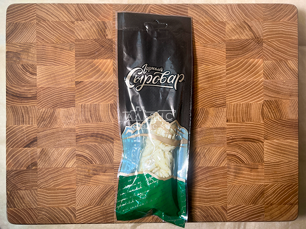 Сыр 100 гр ГОРНЫЙ СЫРОВАР (Косичка с укропом и чесноком) в Междуреченске