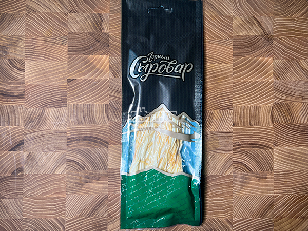 Сыр 60 гр ГОРНЫЙ СЫРОВАР (Паутинка копчёная) в Междуреченске