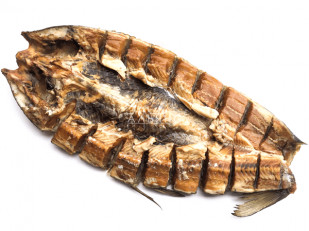 Ряпушка вяленая: Сом (бабочка) холодного копчения